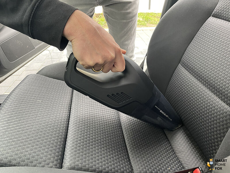 Handsauger fürs Auto.